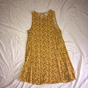 Sleeveless yellow summer dress